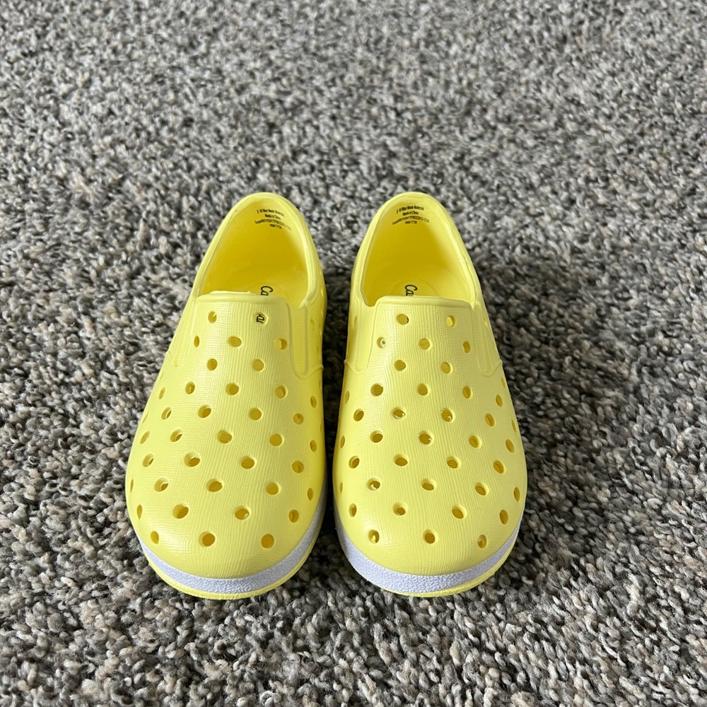 Cat and Jack rubber shoes